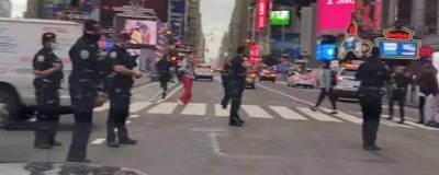 Вильям Де-Блазио - Неизвестный ранил двух женщин и ребенка на Таймс-сквер в Нью-Йорке - runews24.ru - Нью-Йорк - Нью-Йорк - Twitter