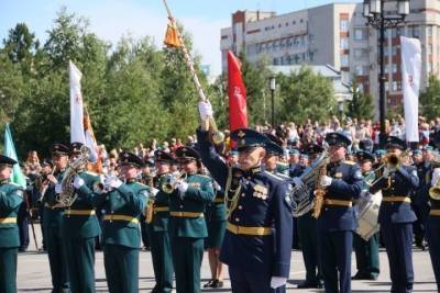 Празднование 9 мая в Омске: от парада до выставки ретротехники - omsk.mk.ru - Омск