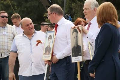 Александр Бурков - Омские губернатор и глава Заксобрания поздравили жителей области с Днём Победы - omsk.mk.ru - Омская обл.