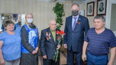 Вадим Супиков поздравил ветеранов войны с Днем Победы - penzainform.ru - Япония - Берлин - Пензенская обл. - Пенза - Сталинград