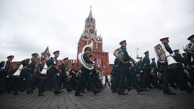 Сергей Шойгу - Владимир Путин - В Москве начался парад Победы. Трансляция - iz.ru - Москва