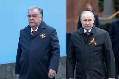 Владимир Путин - Сергей Собянин - Эмомали Рахмон - Путин на Красной площади поздравил ветеранов и россиян с Днем Победы - aif.ru - Москва - Таджикистан