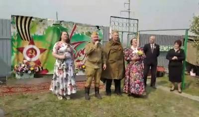 В Тюменском районе провели персональный парад у дома 100-летнего ветерана - nashgorod.ru