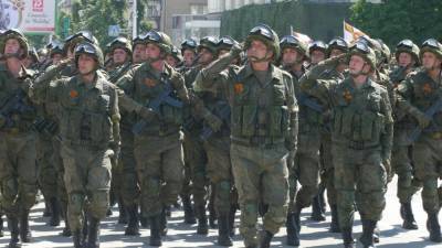 Леонид Пасечник - Ян Лещенко - В ЛНР состоялся военный парад по случаю Дня Победы - politros.com - ЛНР - Донбасс - Луганск