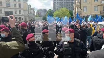 Евгений Карась - Карась поблагодарил полицию, отгородившую его с побратимами от Кивы - sharij.net - Киев