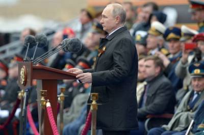 Владимир Путин - Путин сказал о попытках вновь «поставить на вооружение» идеологию нацистов - aif.ru
