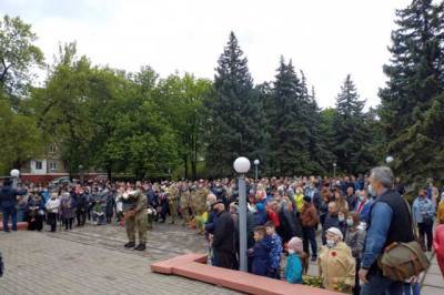 В Одессе и Славянске произошли потасовки на маршах «бессмертного полка» - real-vin.com - Одесса - Славянск - Донецкая обл.