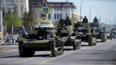 На параде в Верхней Пышме прошла новая историческая техника - anna-news.info - Россия - Верхняя Пышма