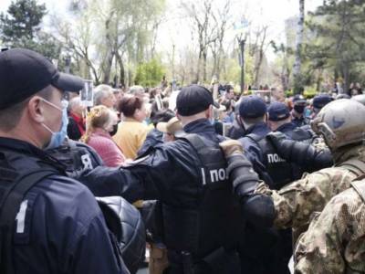 В Одессе произошла стычка между полицией и участниками акции «Бессмертный полк» - lenta.ua - Одесса - Одесская обл.
