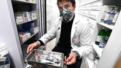Тьерри Бретон - ЕК не обновила заказ вакцины AstraZeneca - vesti.ru - Reuters