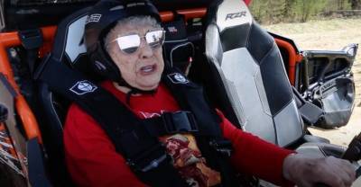 99-летняя "железная бабушка" поставила рекорд прокатом на багги и посвятила его Дню Победы - reendex.ru - Сочи