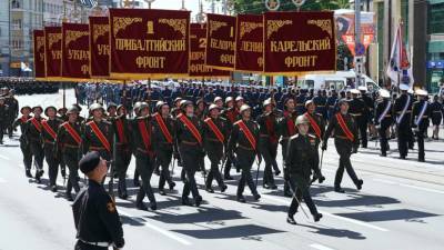Антон Алиханов - Александр Носатов - В Калининграде прошёл военный парад - russian.rt.com - Калининград