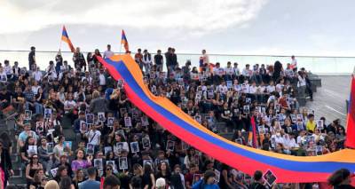 Стать достойными победы: в Ереване состоялось шествие единства к пантеону Ераблур - ru.armeniasputnik.am - Ереван
