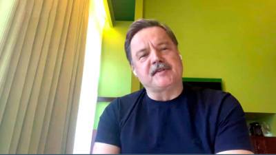 Историк Алексей Денисов: "Приходится напоминать, кто кого освобождал" - vesti.ru