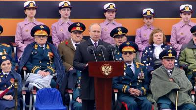 Владимир Путин - Ветеран Спартак Сычев, тверские суворовцы и курсантки приняли участие в Параде Победы в Москве - afanasy.biz - Москва - Киев - Тверь - Берлин - Прага
