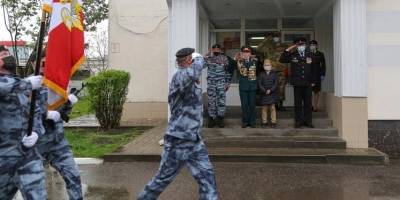 Белгородские росгвардейцы провели персональный парад для ветерана - ruposters.ru - Белгород