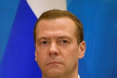 Дмитрий Медведев - Медведев сравнил нынешние времена и 1990-е годы - mk.ru