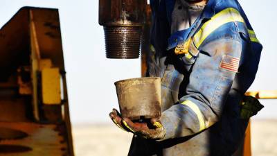 США продали 2 млн баррелей нефти с задержанного иранского танкера - gazeta.ru - Эмираты - Либерия