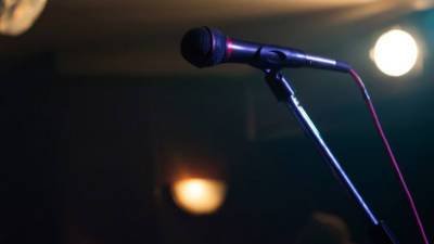 Эд Ширан - Кортни Кокс - Эд Ширан и Кортни Кокс исполнили знаменитый танец из сериала «Друзья» - mir24.tv - Англия