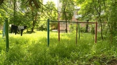 Жители улицы Ленинградской возмущены состоянием двора - penzainform.ru