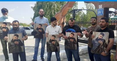 С погибшим от выстрела полицейского Векилом Абдуллаевым простились в мечети Новосибирска - runews24.ru - Грузия - Новосибирск