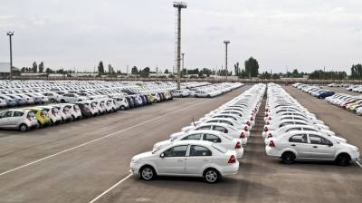 UzAuto Motors оправдала многотысячные очереди за легковушками - vesti.uz - Узбекистан
