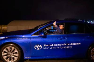 Седан Toyota Mirai установил новый рекорд пробега на водороде - bin.ua - Париж