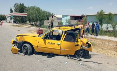 В Самаркандской области грузовик врезался в такси, пропускающее людей на пешеходном переходе. Один человек погиб - podrobno.uz - Узбекистан - Самаркандская обл. - Ташкент