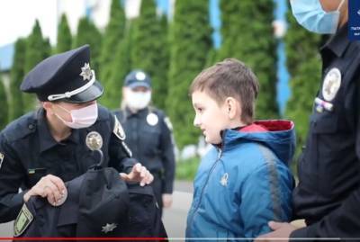 В Харькове в ряды полицейский приняли 9-летнего Ростислава Губина - kp.ua - Харьковская обл. - Харьков - Черновцы