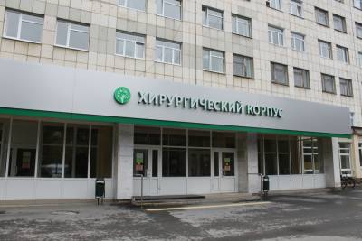Раненая при стрельбе в Екатеринбурге девочка будет находиться в больнице несколько недель - interfax-russia.ru - Екатеринбург