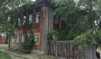 Тюменцы опасаются пожара в расселенном многоквартирном доме на улице Игарской - nashgorod.ru - Тюмень