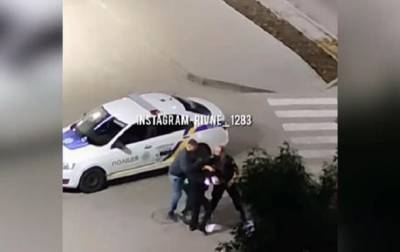 В Ровно напали на патрульных, задержавших хулигана - korrespondent.net - Нападение