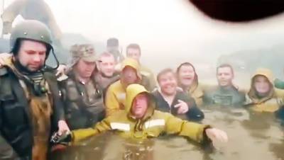 Появилось видео спасения тюменских пожарных в водоеме - gazeta.ru - Тюменская обл. - Тобольск