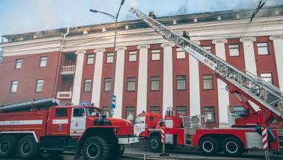 Артур Парфенчиков - Пожар в гостинице "Северная" в Петрозаводске возник в номере люкс - dp.ru - Петрозаводск - республика Карелия