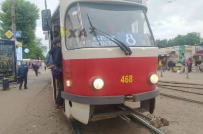 «Дать тебе по роже, м*дак»: в Харькове водитель трамвая требовал оплату с полицейского. ВИДЕО - from-ua.com - Харьков
