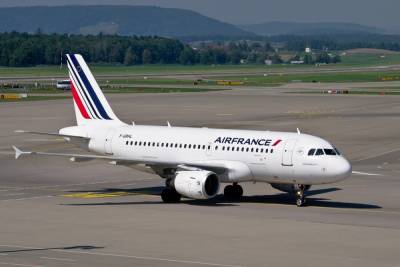 Air France впервые за неделю совершит рейс между Парижем и Москвой - mk.ru - Москва - Париж
