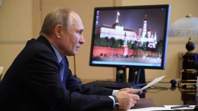 Владимир Путин - Владимир Путин поздравил семьи, награжденные орденом «Родительская слава» - vm.ru