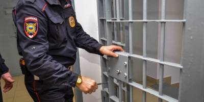 Опускавшие задержанного головой в унитаз полицейские стали фигурантами уголовного дела - ruposters.ru - Москва - район Ивановский