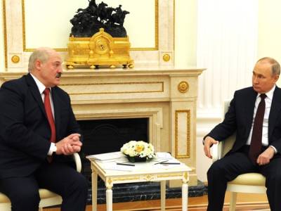 Владимир Путин - Александр Лукашенко - Лукашенко рассказал, что было в его чемодане на встрече с Путиным - rosbalt.ru - с. Путин