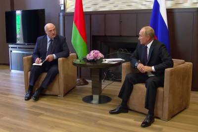 Александр Лукашенко - Лукашенко рассказал, какие документы привез на встречу с Путиным - aif.ru - Сочи