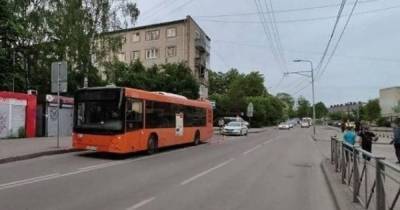 Трёхлетний ребёнок и две пенсионерки: за день в ДТП пострадали три пассажира калининградских автобусов - klops.ru - Калининград