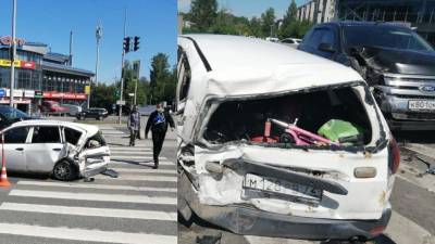 Ford - На Объездной дороге Тюмени днем в аварии пострадали три человека - nashgorod.ru - Тюмень