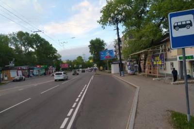 В Хабаровске пассажир автобуса выпала из салона во время движения - hab.aif.ru - Хабаровск