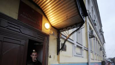Обвиняемый в убийстве на почве гомофобии сбежал из Басманного суда - svoboda.org - Москва - Курск