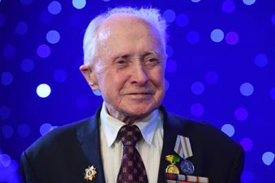 Владимир Путин - Василий Пронин - В Москве обокрали сидевшего рядом с Путиным на параде ветерана - lenta.ru - Москва