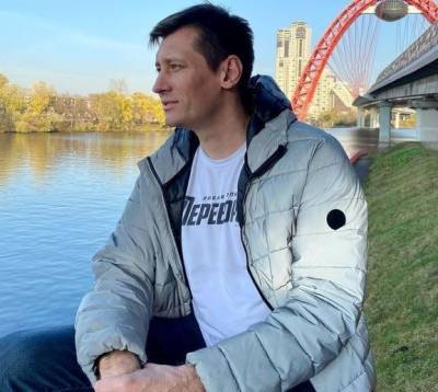 Павел Чиков - Дмитрий Гудков - Политику Дмитрию Гудкову присвоен статус подозреваемого, его задержали до суда - znak.com