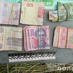 Жителя Мелитополя подозревают в краже из сельского магазина: вынес денег и продуктов на 21 тыс. грн. Фото - reporter-ua.com - Запорожская обл. - Запорожье - Мелитополь