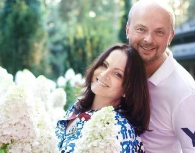 София Ротару - Руслан Евдокименко - София Евдокименко - Единственный сын Софии Ротару с бокалом показал, как встречает лето: "Ну что..." - sport.politeka.net
