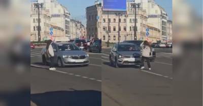 «Дно пробито»: юна тіктокерша заради лайків кидалася під колеса автомобілів - fakty.ua - Украина - місто Санкт-Петербург