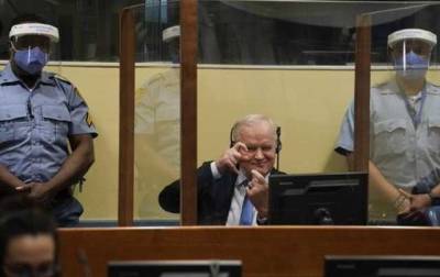 Ратко Младич - Резня в Сребренице: суд ООН оставил в силе пожизненный приговор сербскому генералу Младичу - novostiua.news - Сербия - Югославия